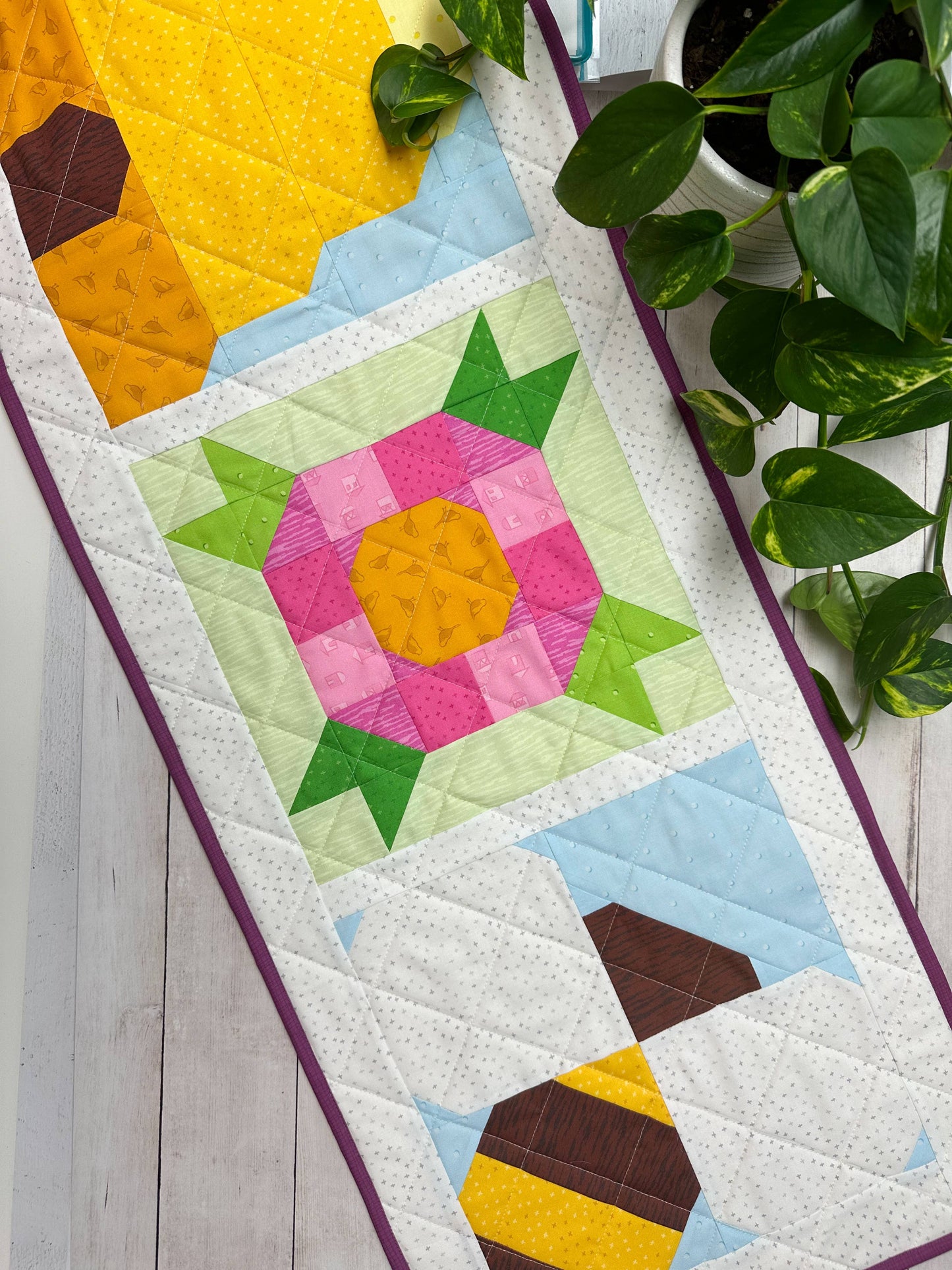 Busy Bee Table Runner Pattern